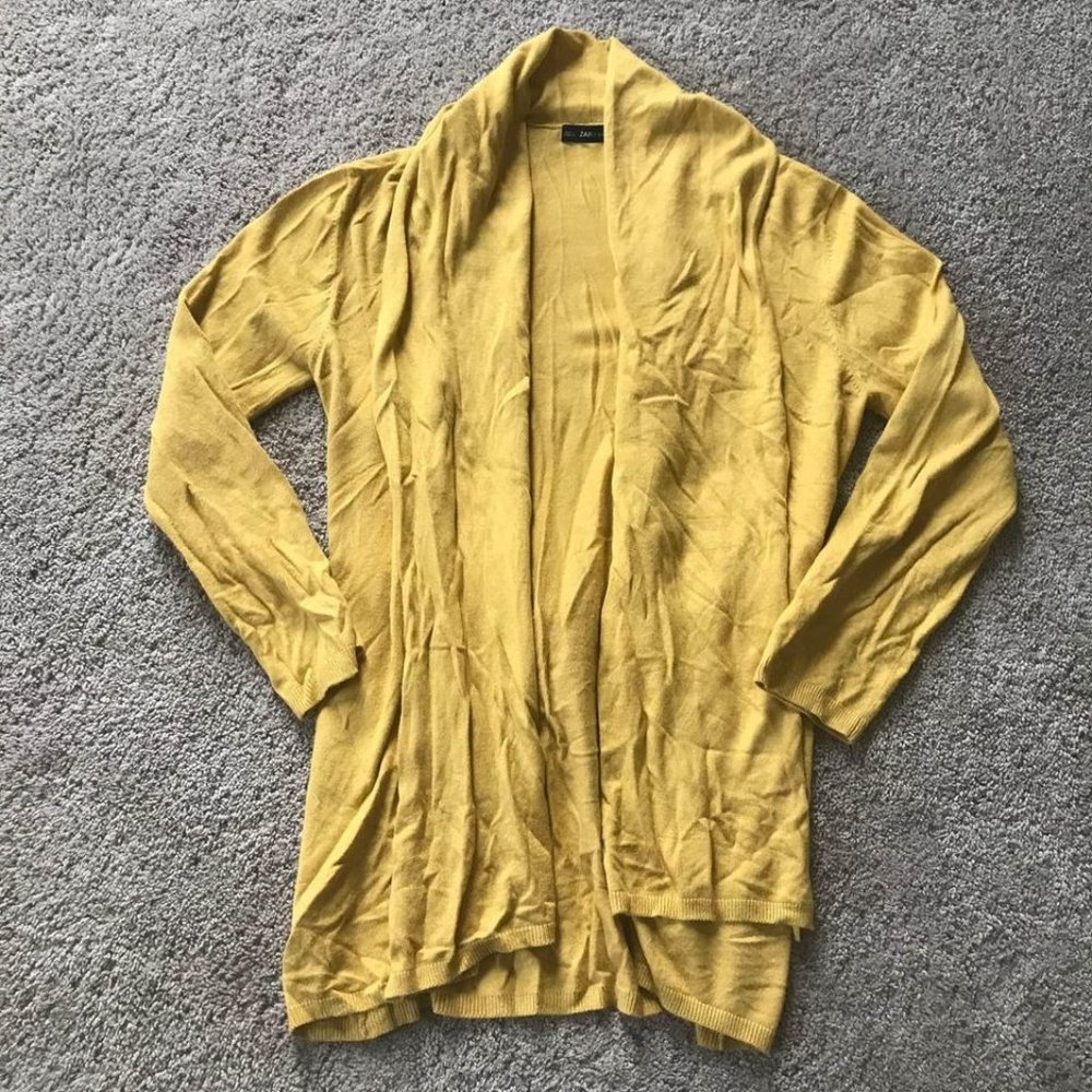 Zara women’s medium long sleeve cardigan